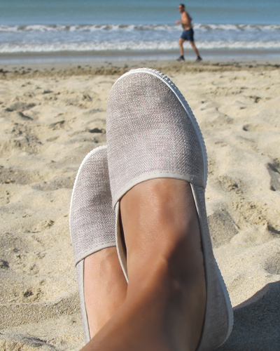 Sandshoes by Alvarez & Moixonet