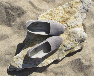 Sandshoes by Alvarez & Moixonet